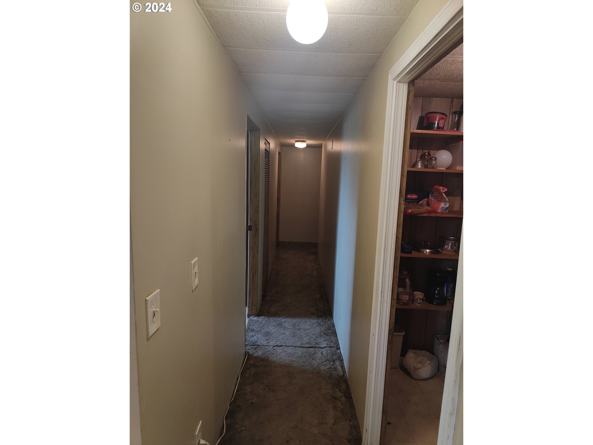 244 Bay Road Winlock, WA 98596 - Photo 16 of 29 a view of hallway