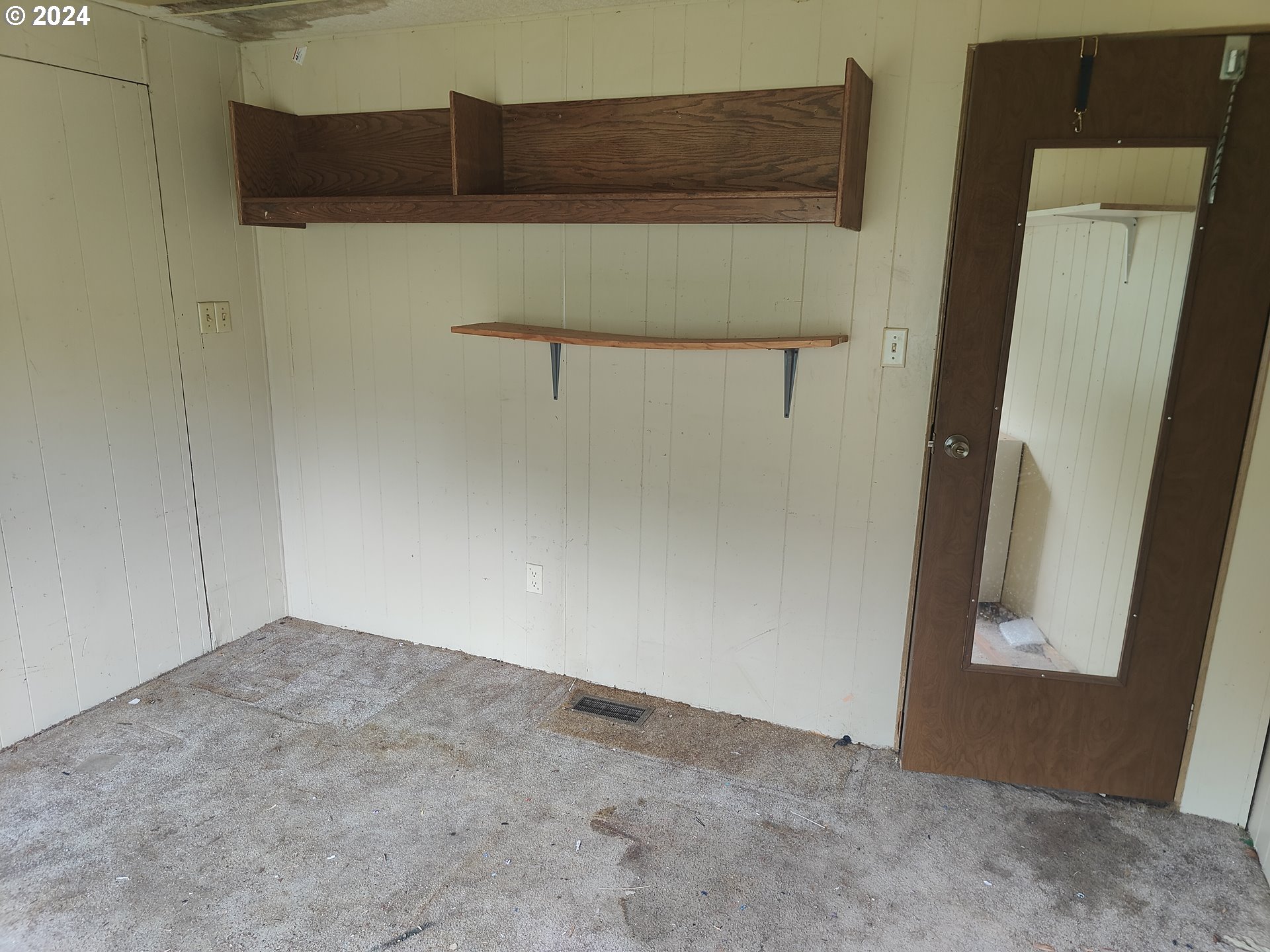 244 Bay Road Winlock, WA 98596 - Photo 18 of 29 a view of storage and utility room with closet