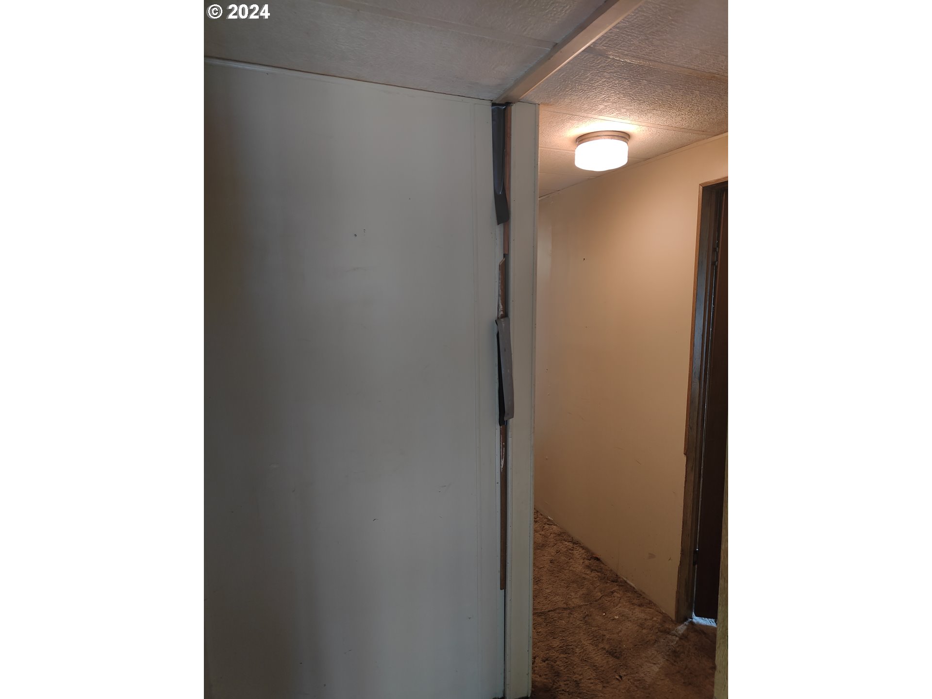 244 Bay Road Winlock, WA 98596 - Photo 8 of 29 a view of a mirror