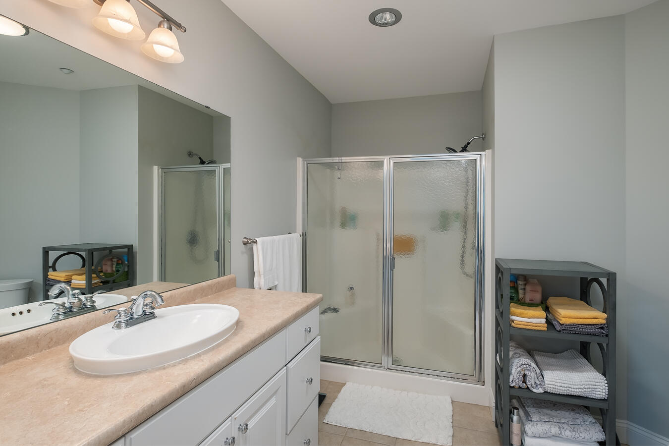 100 Shepard's Cove Road, Unit F306 Kittery, ME 03904 - Photo 18 of 31 Primary 3/4 bath