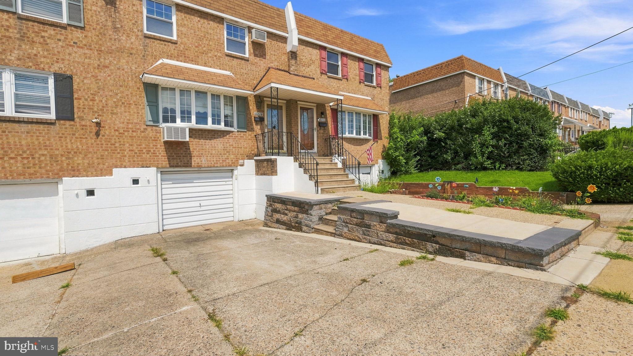 10228 West Keswick Road Philadelphia, PA 19114 - Photo 2 of 27 Gallery Image 2