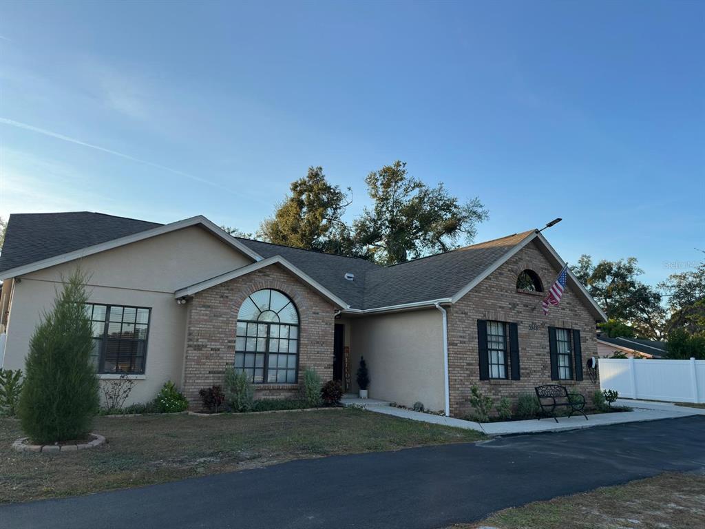 5548 Pine Street Seffner, FL 33584 - Photo 2 of 27