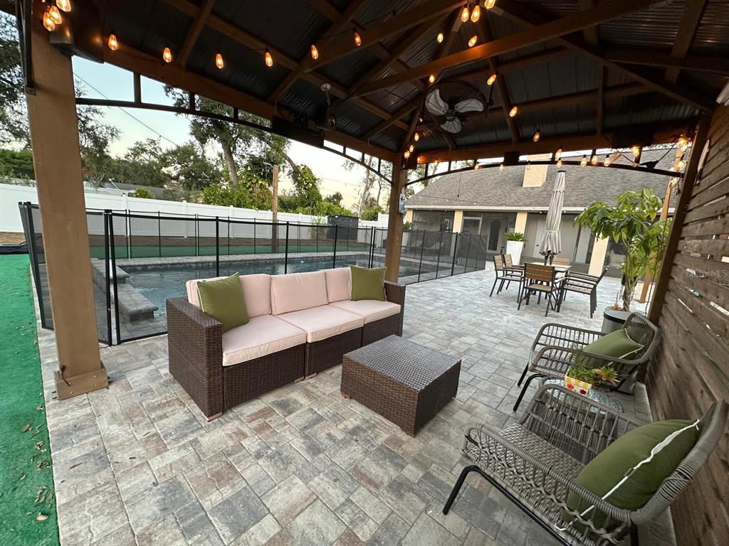 5548 Pine Street Seffner, FL 33584 - Photo 8 of 27