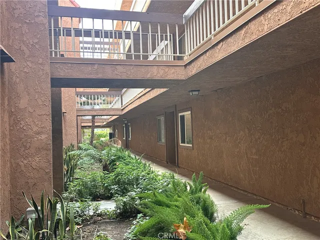 $2,400 | 6600 Warner Avenue, Unit 210, Huntington Beach, CA 92647