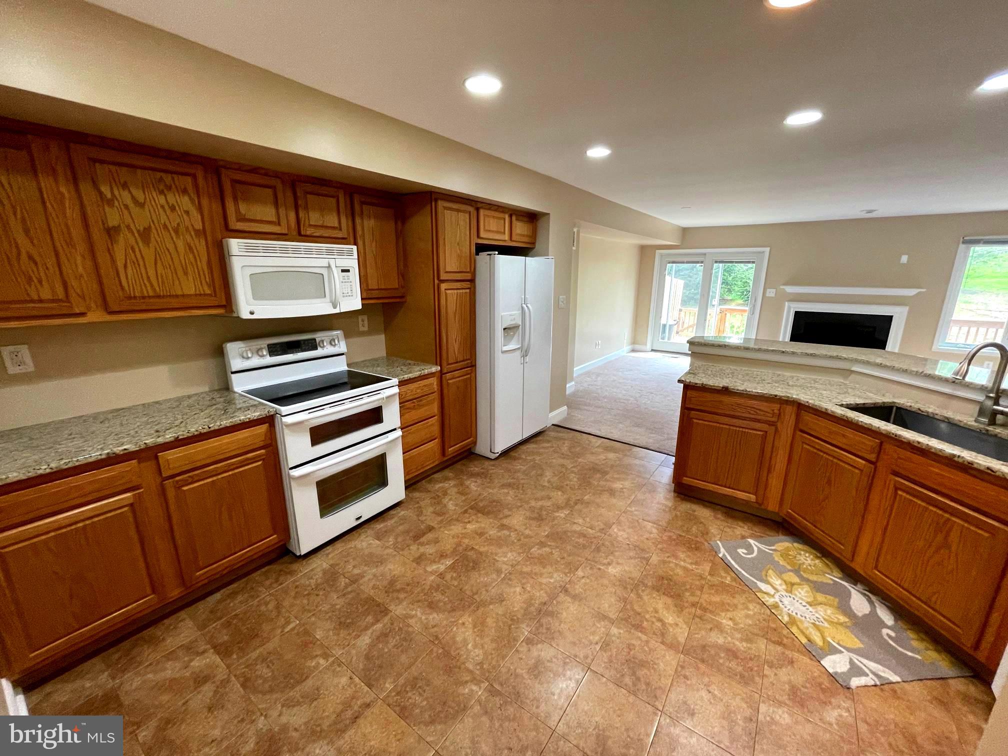 282 Fox Run Exton, PA 19341 - Photo 5 of 21 Gallery Image 5