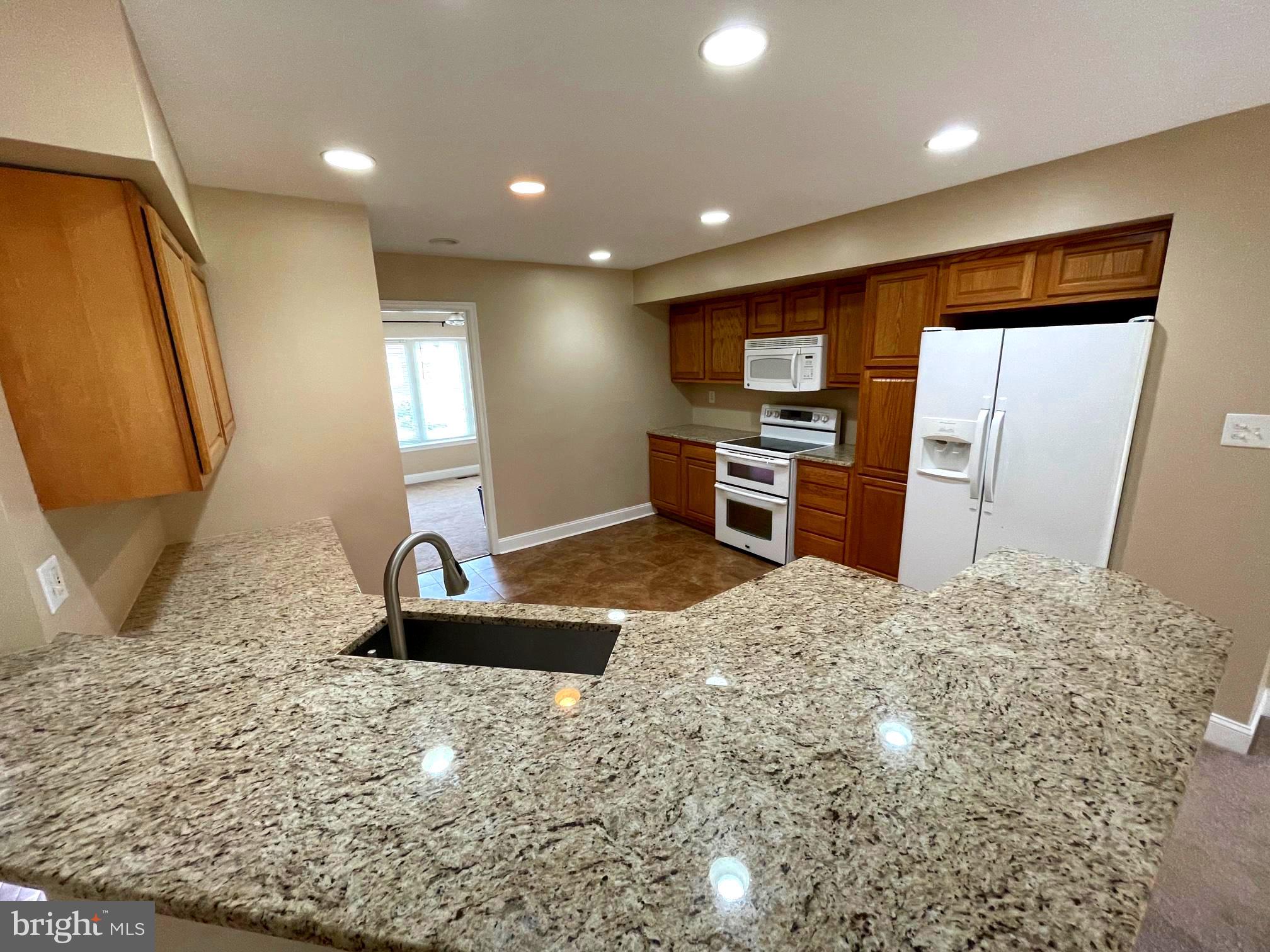 282 Fox Run Exton, PA 19341 - Photo 6 of 21 Kitchen
