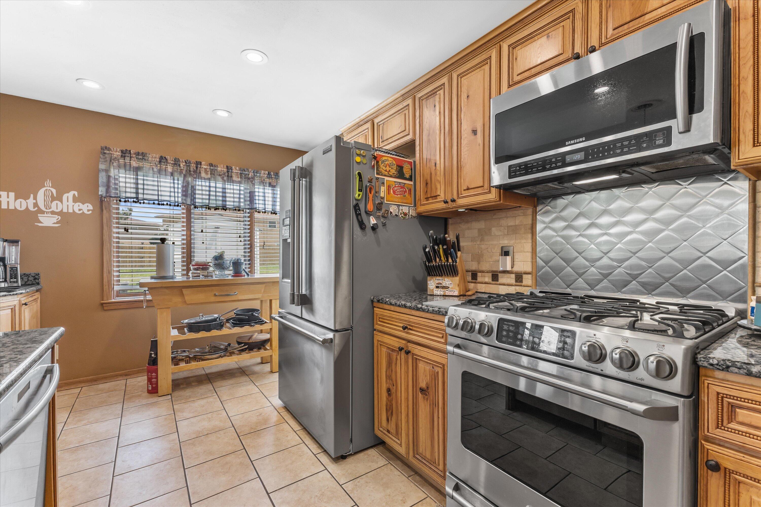 3732 South 75th Street Milwaukee, WI 53220 - Photo 14 of 43 Bright Kitchen