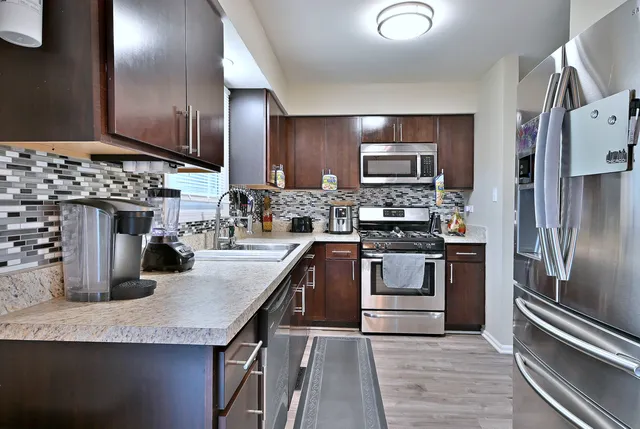 $390,000 | 16138 Lockwood Avenue, Oak Forest, IL 60452