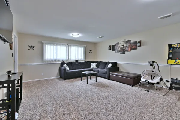 $385,000 | 16138 Lockwood Avenue, Oak Forest, IL 60452