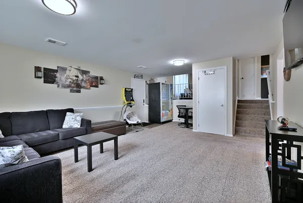 $385,000 | 16138 Lockwood Avenue, Oak Forest, IL 60452