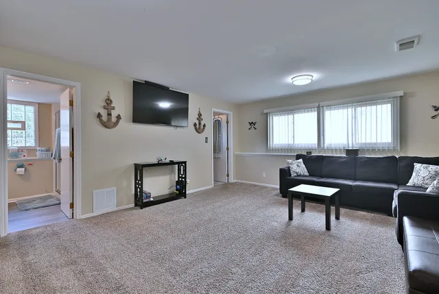 $390,000 | 16138 Lockwood Avenue, Oak Forest, IL 60452