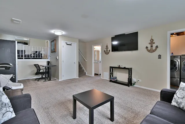 $390,000 | 16138 Lockwood Avenue, Oak Forest, IL 60452