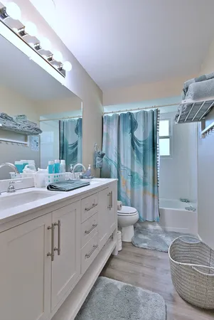 $385,000 | 16138 Lockwood Avenue, Oak Forest, IL 60452