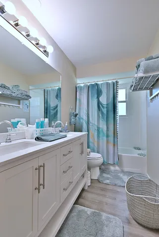 $390,000 | 16138 Lockwood Avenue, Oak Forest, IL 60452