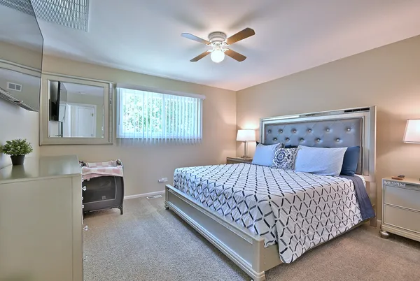 $385,000 | 16138 Lockwood Avenue, Oak Forest, IL 60452