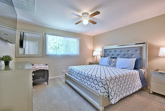 $390,000 | 16138 Lockwood Avenue, Oak Forest, IL 60452