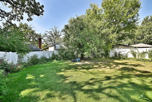 $390,000 | 16138 Lockwood Avenue, Oak Forest, IL 60452