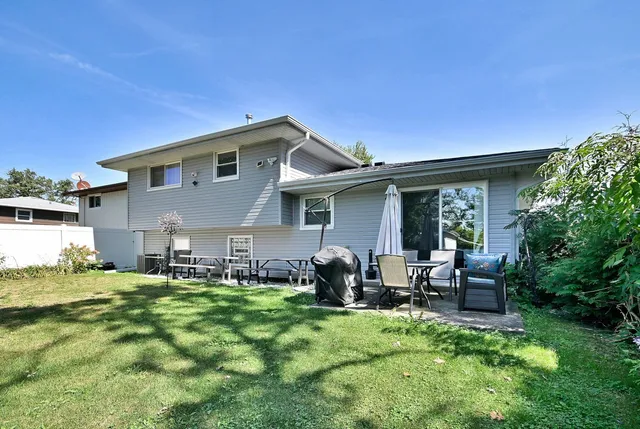 $390,000 | 16138 Lockwood Avenue, Oak Forest, IL 60452