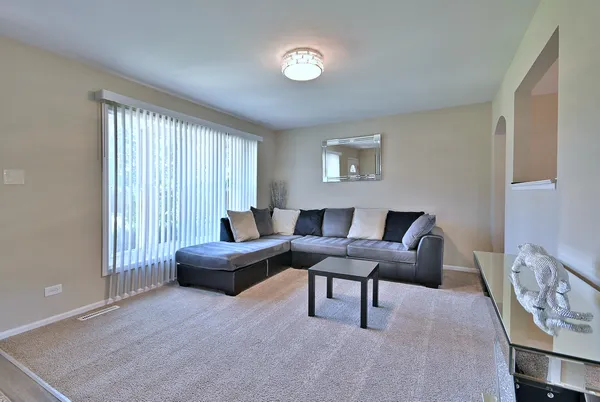 $385,000 | 16138 Lockwood Avenue, Oak Forest, IL 60452