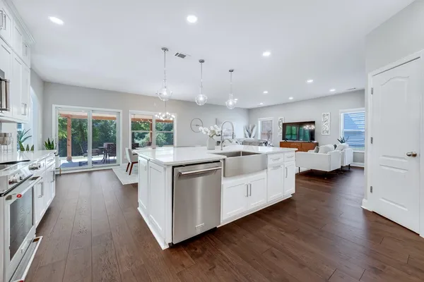 $454,600 | 28 Riverside Drive, Fort Mitchell, AL 36856