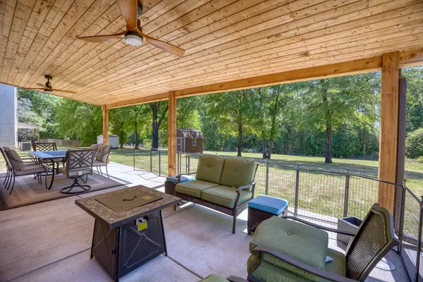 $454,600 | 28 Riverside Drive, Fort Mitchell, AL 36856