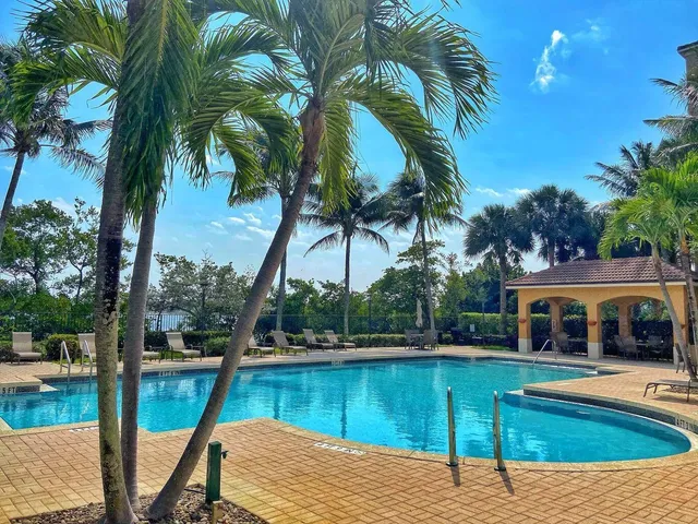 $2,250 | 1000 Scotia Drive, Unit 302, Hypoluxo, FL 33462