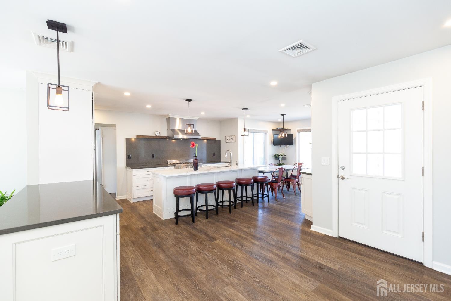 67 Thomas Place Edison, NJ 08837 - Photo 11 of 60