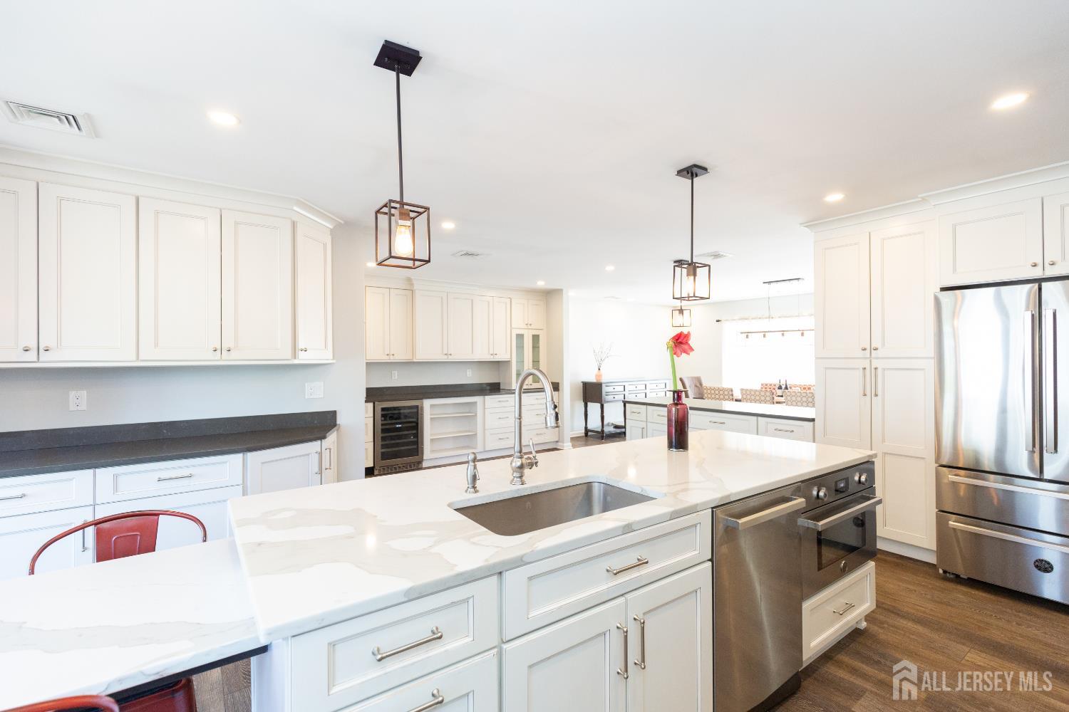 67 Thomas Place Edison, NJ 08837 - Photo 16 of 60