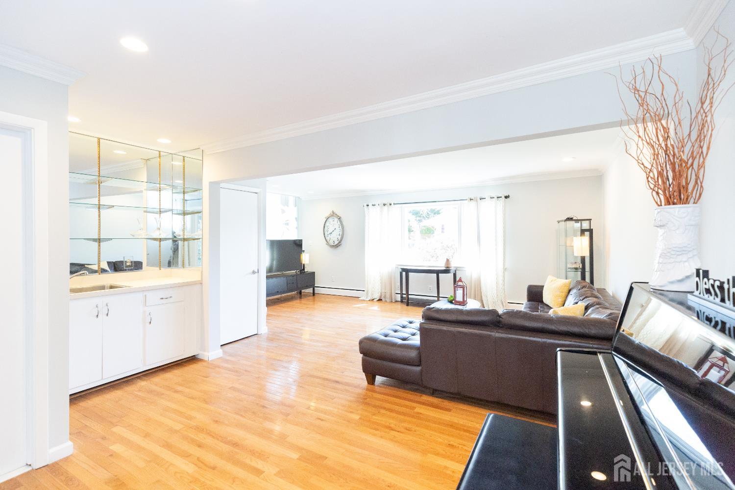 67 Thomas Place Edison, NJ 08837 - Photo 46 of 60