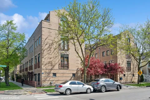 $699,000 | 1350 West Byron Street, Unit 9, Chicago, IL 60613