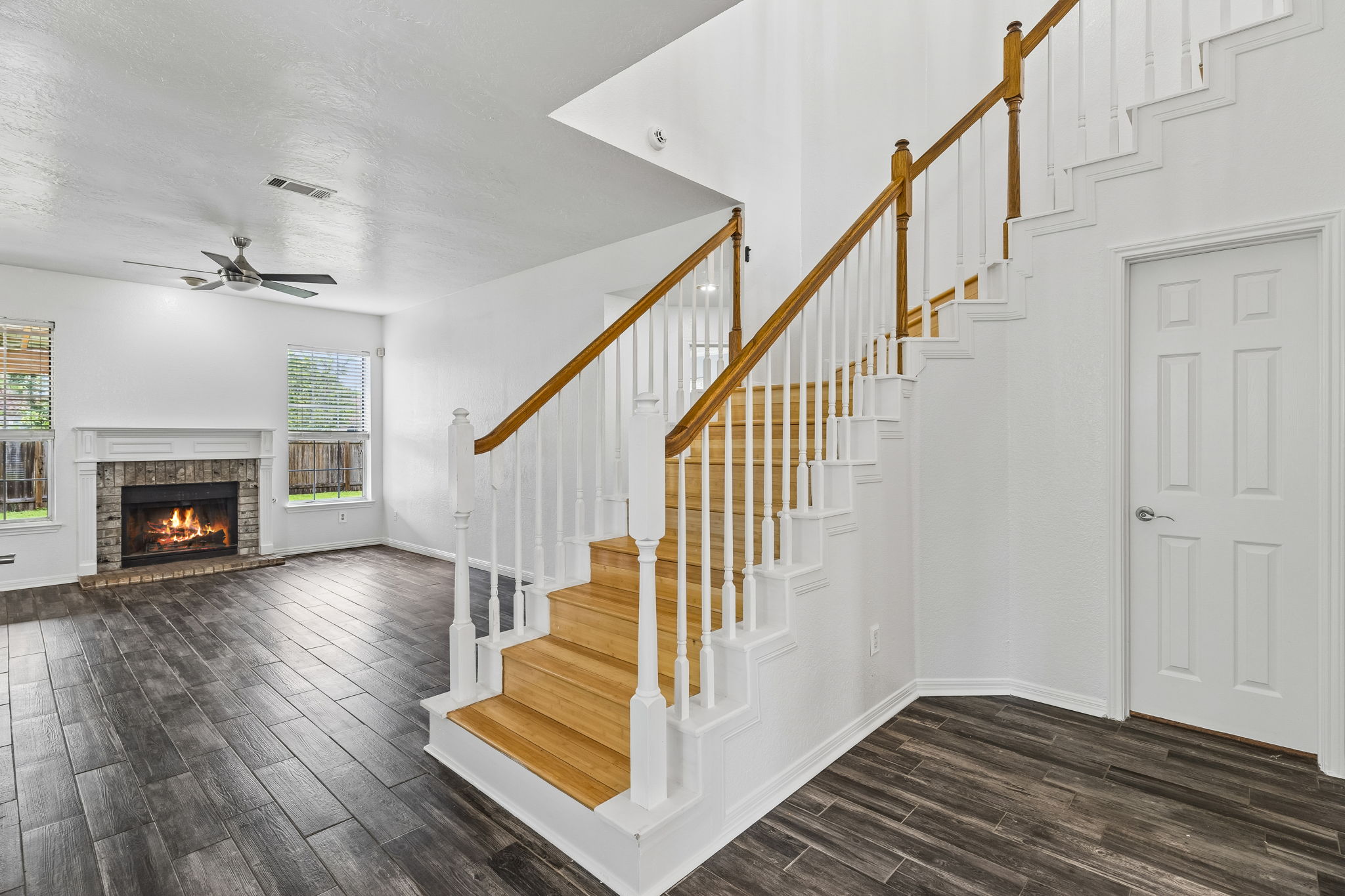 10400 O'Rourk Lane Austin, TX 78739 - Photo 24 of 33 a view of entryway and hall with wooden floor