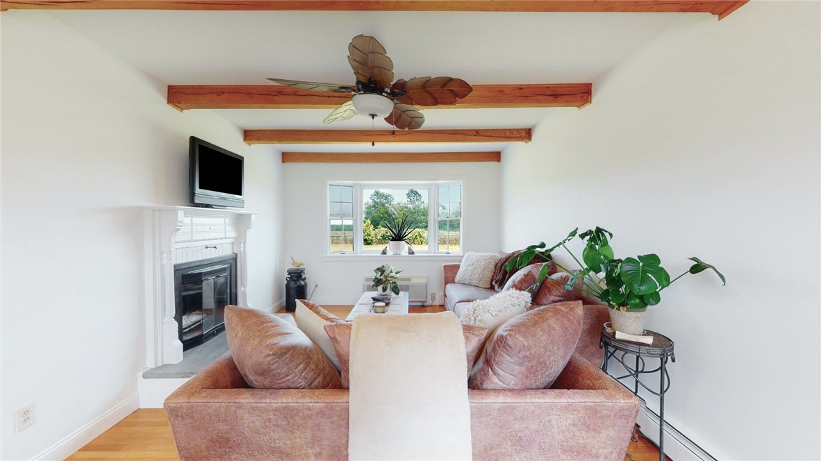 3921 Kingstown Road South Kingstown, RI 02892 - Photo 8 of 42 Family Room
