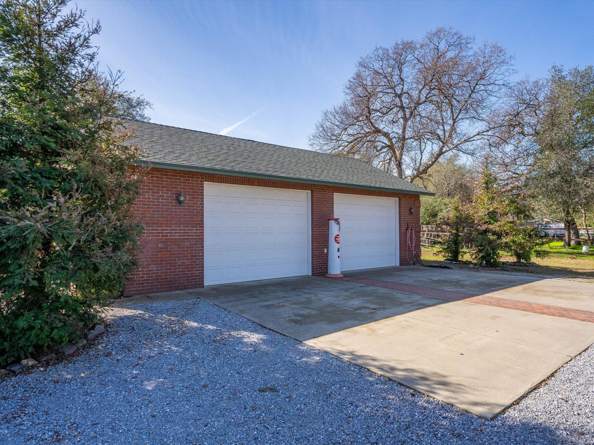 24x40 Shop - matches the house