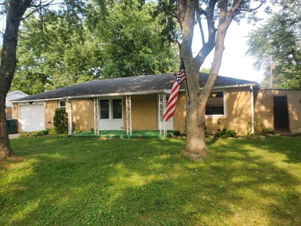 1810 South Hemlock Road Muncie, IN 47302 - Photo 3 of 19 Gallery Image 3