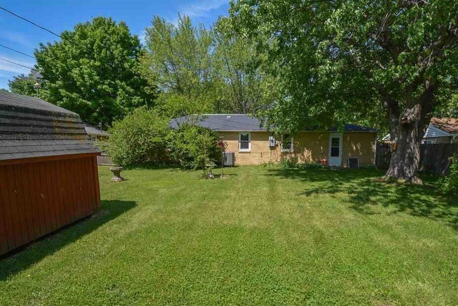1810 South Hemlock Road Muncie, IN 47302 - Photo 4 of 19 Gallery Image 4