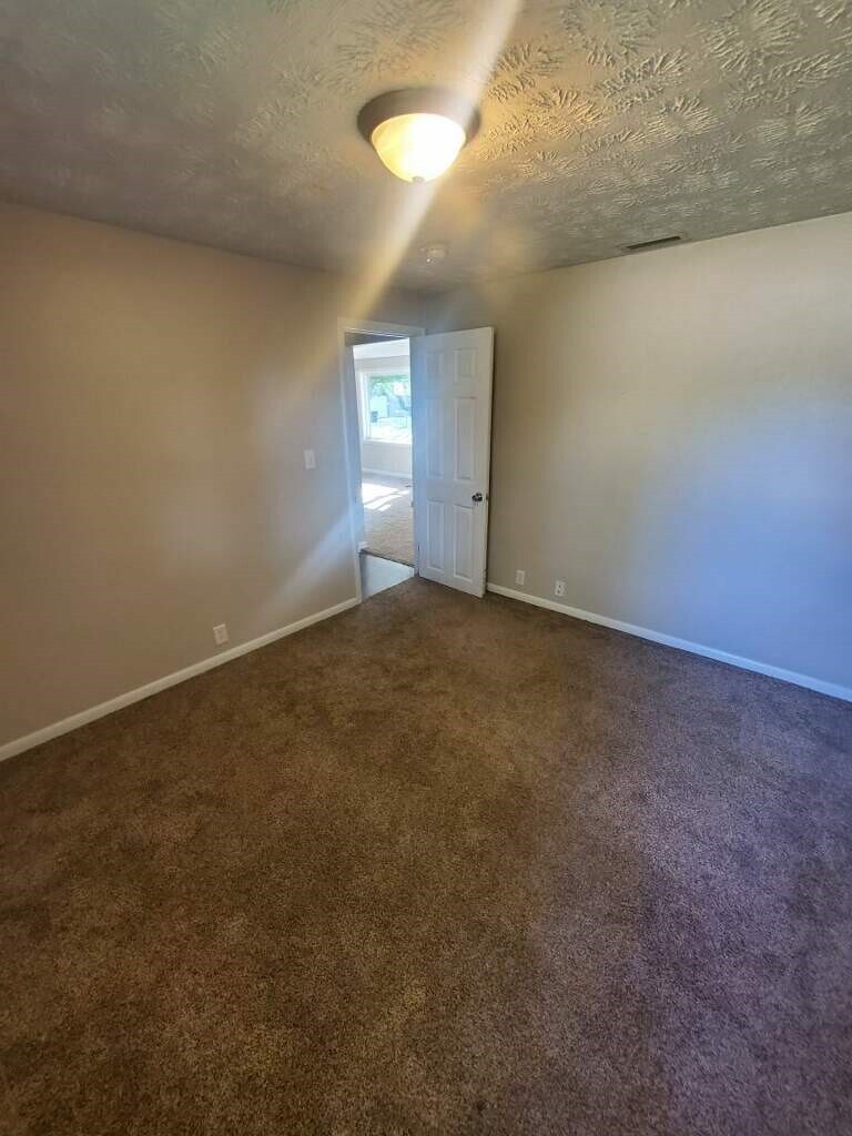 1810 South Hemlock Road Muncie, IN 47302 - Photo 5 of 19 Gallery Image 5