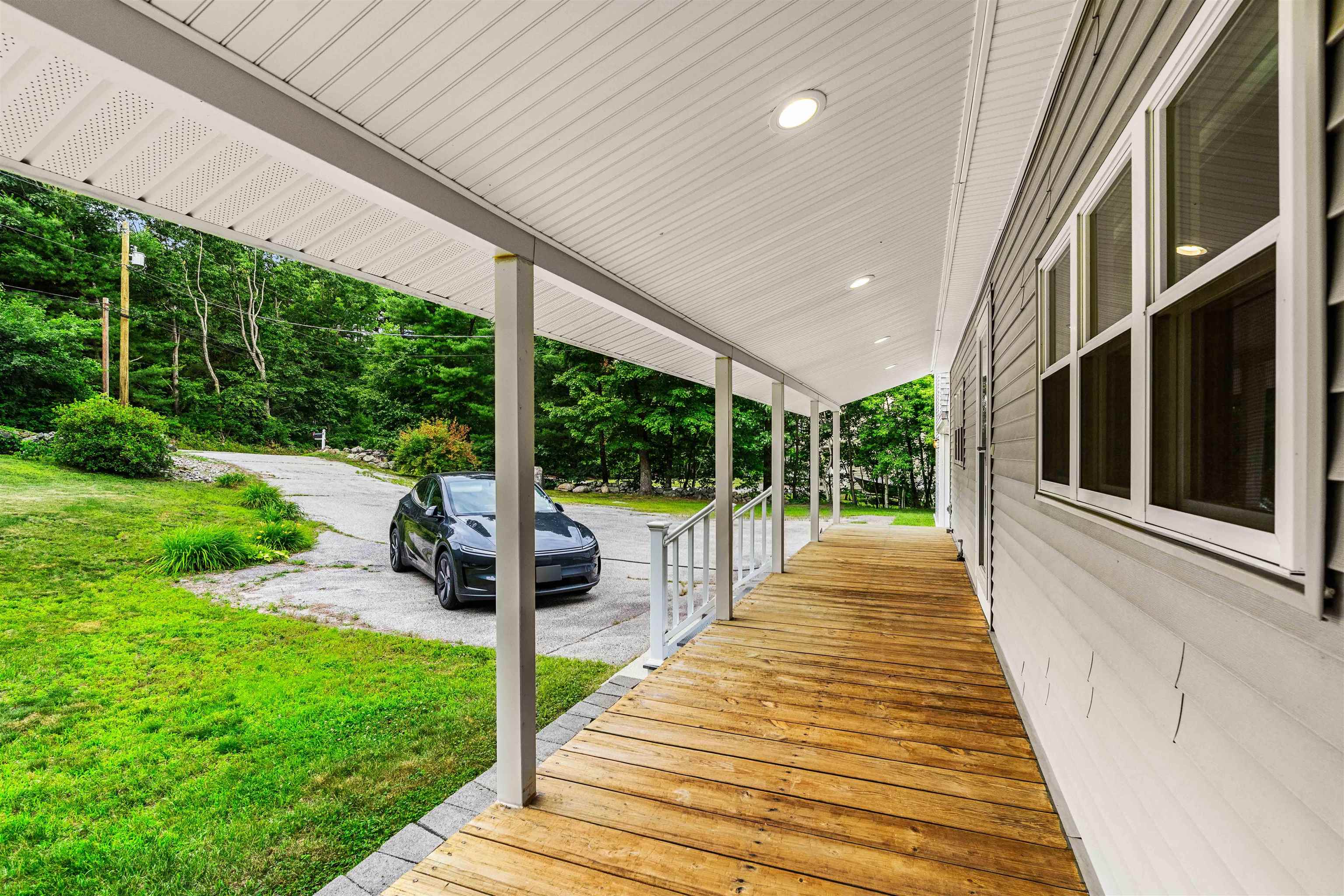 9 Kelley Road Londonderry, NH 03053 - Photo 4 of 53