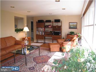 36 West Ridge Road Media, PA 19063 - Photo 5 of 12 Living Room