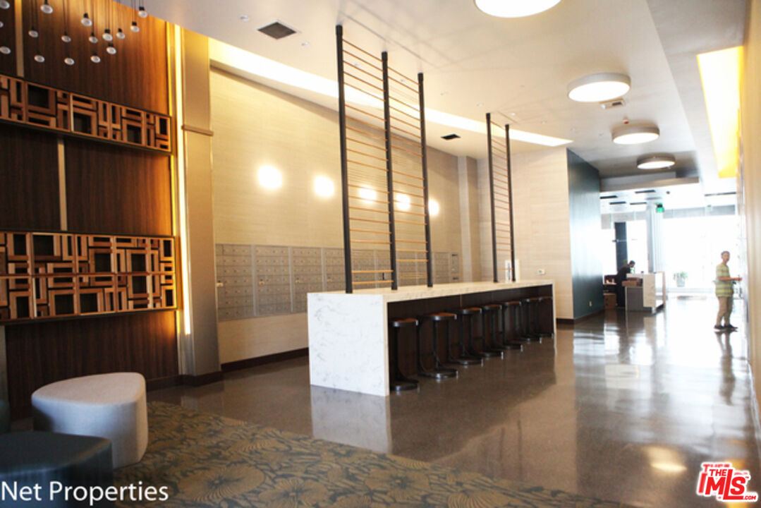 3810 Wilshire Boulevard, Unit 1004 Los Angeles, CA 90010 - Photo 2 of 14