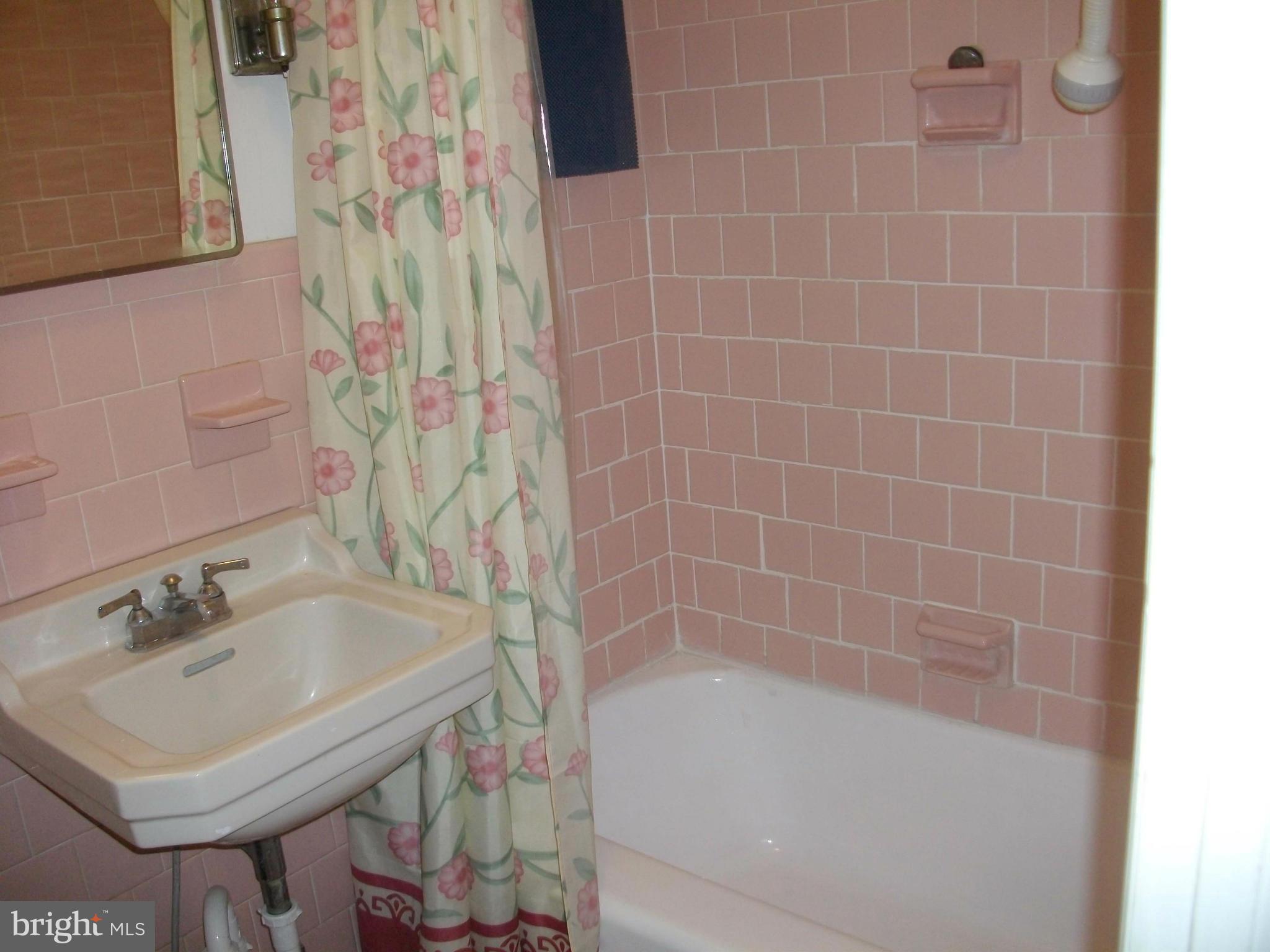 505 Washington Road Westminster, MD 21157 - Photo 20 of 26 Bath