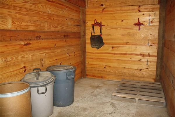 49 Root Road Hubbardston, MA 01452 - Photo 8 of 30