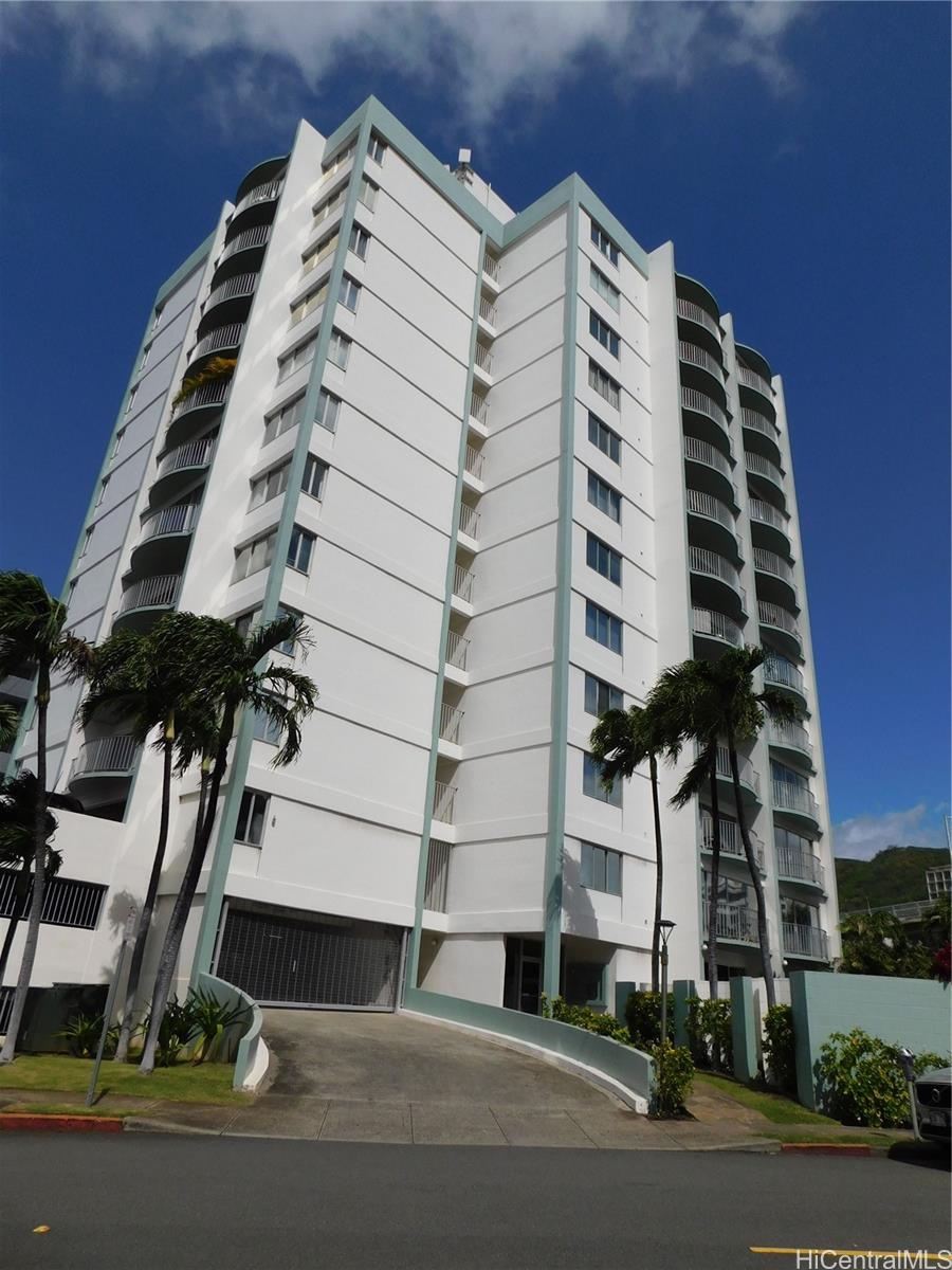 710 Lunalilo Street, Unit 301 Honolulu, HI 96813 - Photo 18 of 21 front view of a building