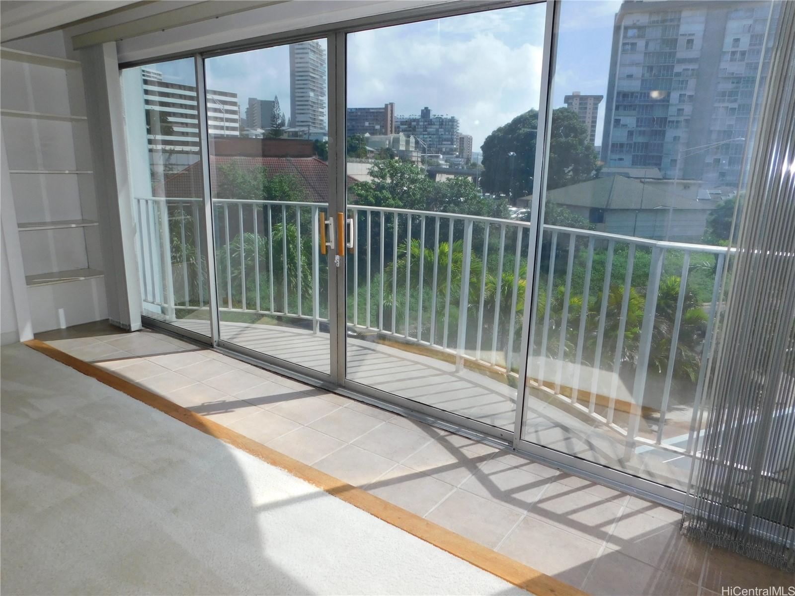 710 Lunalilo Street, Unit 301 Honolulu, HI 96813 - Photo 6 of 21 a view of a balcony