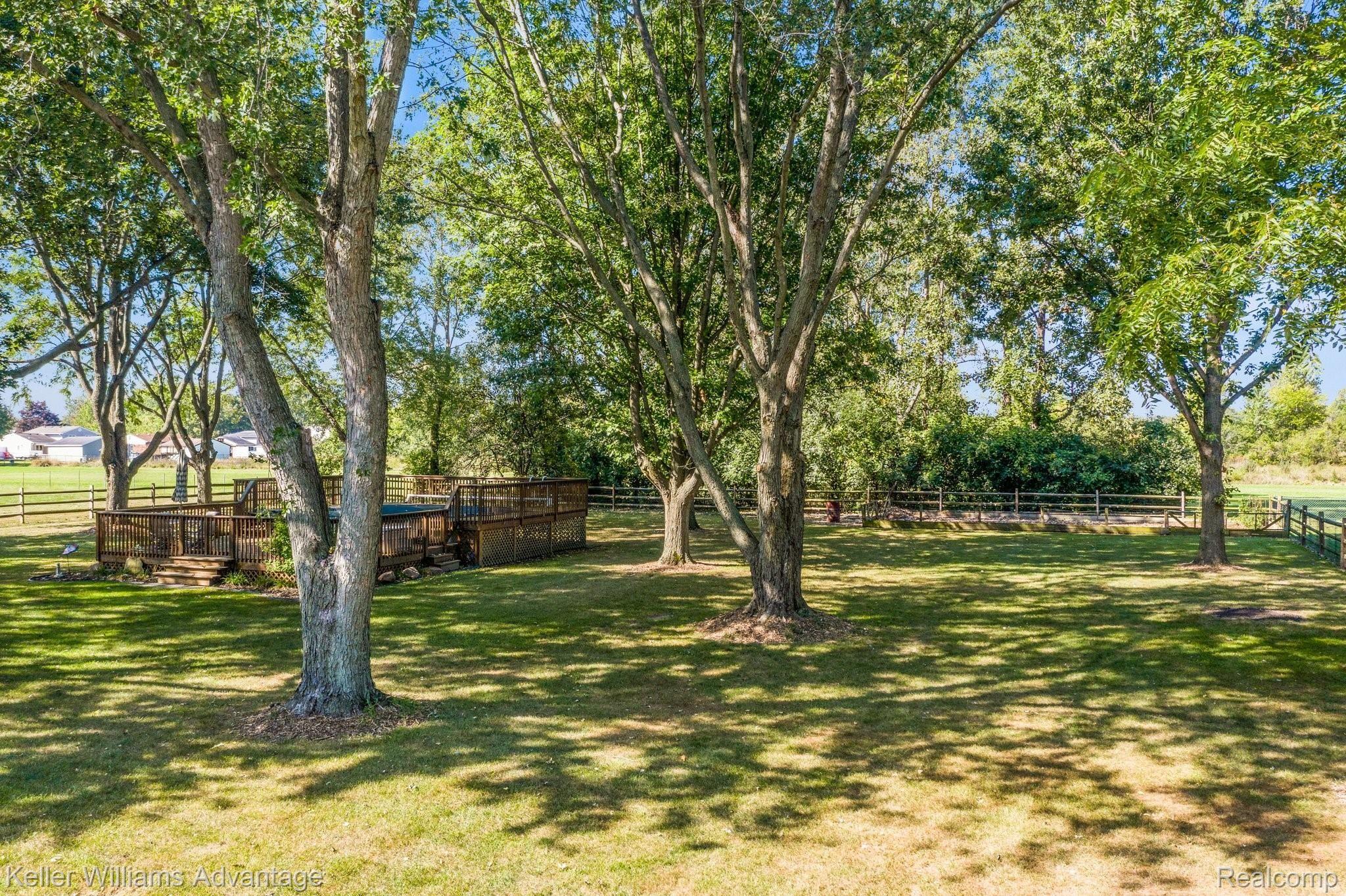 29260 Olmstead Road Flat Rock, MI 48134 - Photo 24 of 30 Fenced in yard