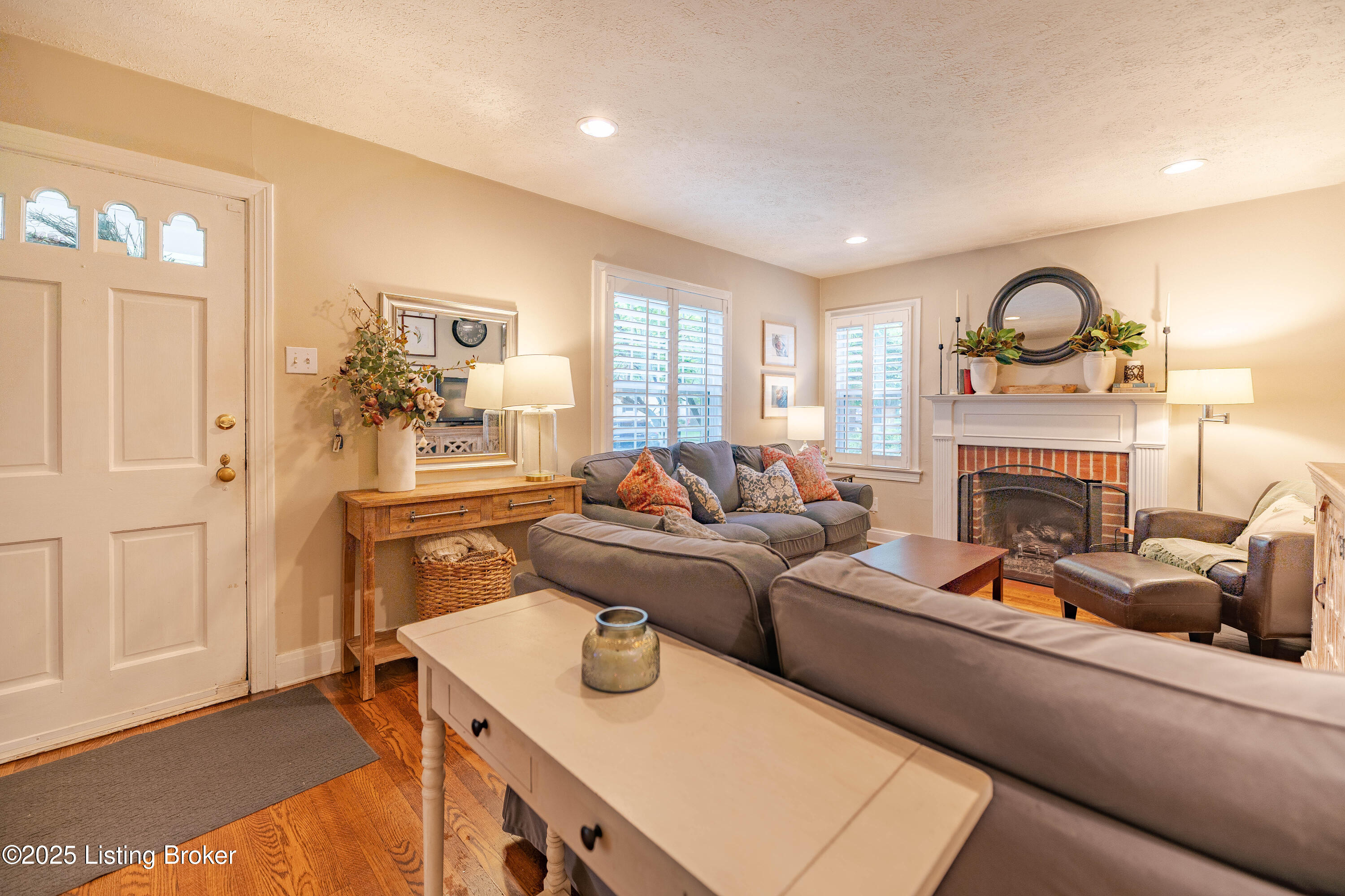 4016 Alton Road Louisville, KY 40207 - Photo 6 of 26 DSC00601-HDR