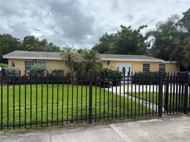 $600,000 | 1270 Northwest 111th Street, Miami, FL 33167