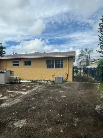 $600,000 | 1270 Northwest 111th Street, Miami, FL 33167