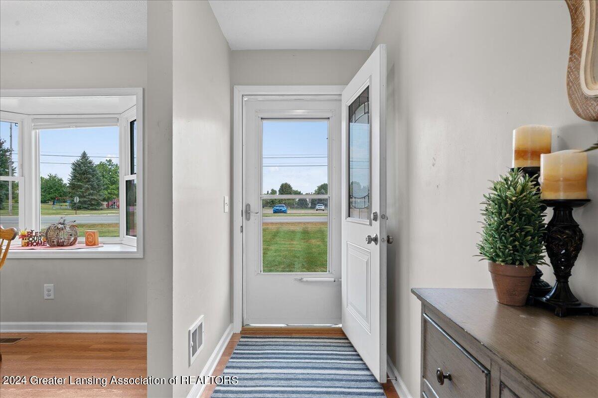 203 West Herbison Road Dewitt, MI 48820 - Photo 3 of 40 21-Media Jett - 20