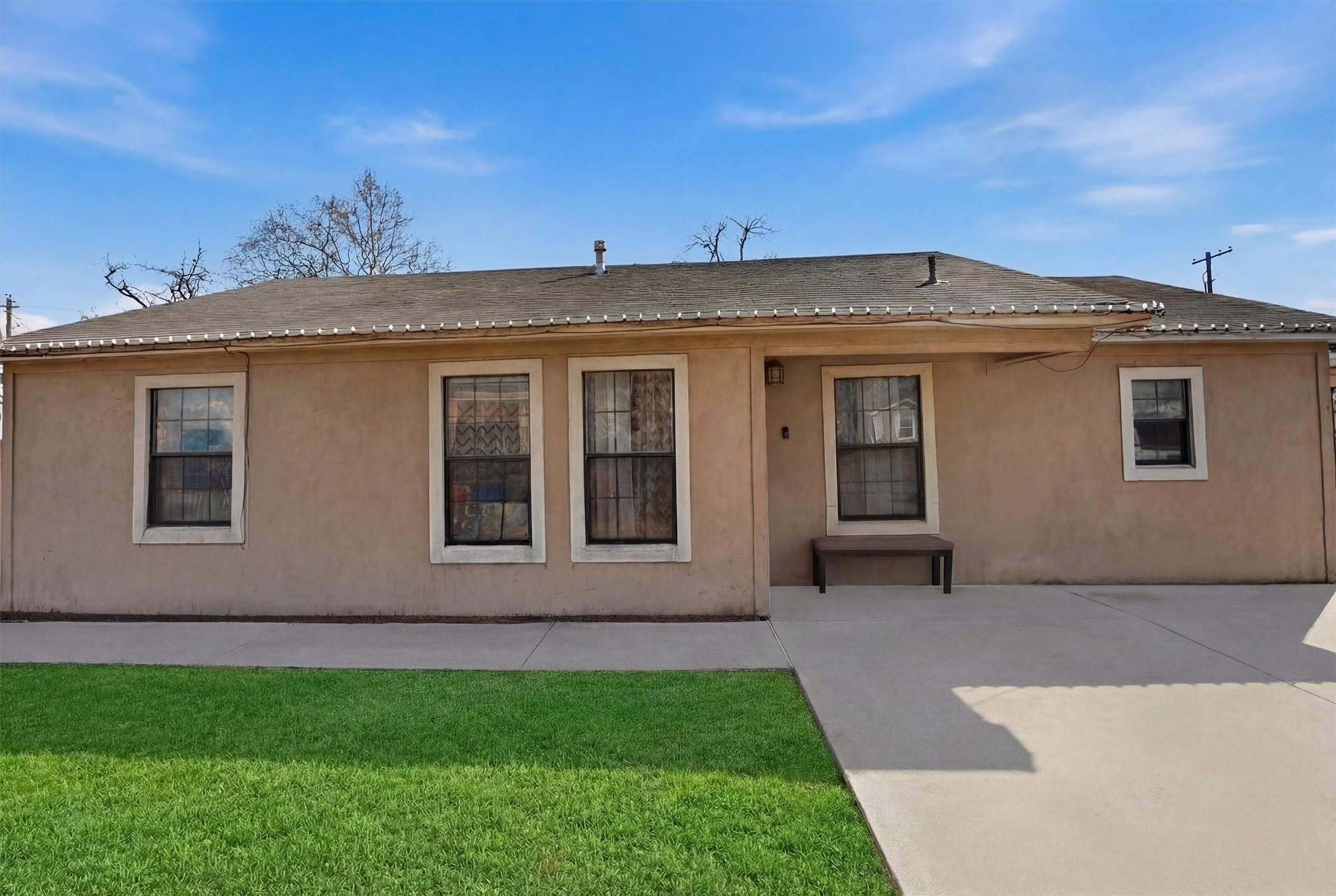 front view of house with a yard