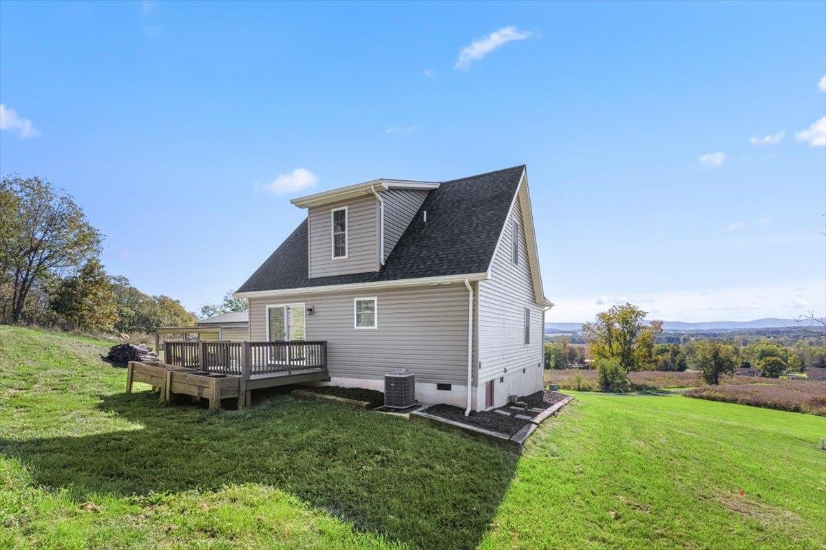15531 Evergreen Valley Road Timberville, VA 22853 - Photo 24 of 34 a house view with a garden space